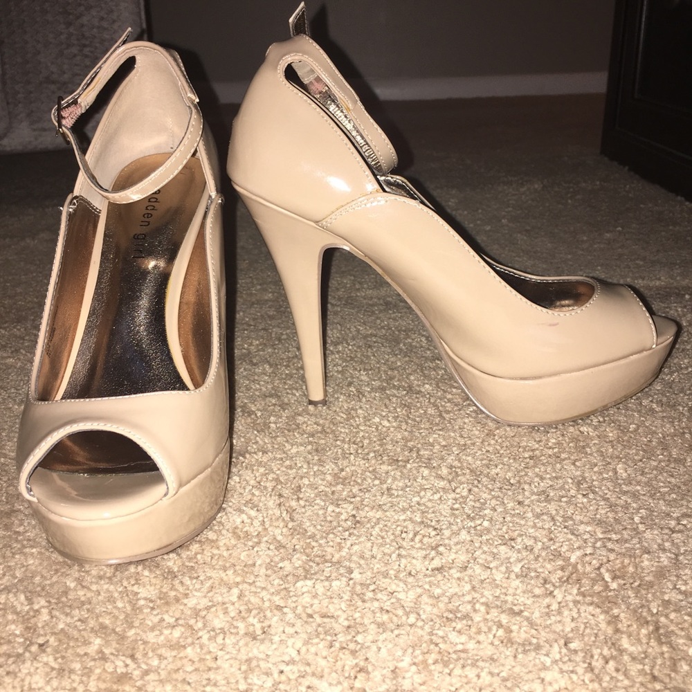 👠 Madden Girl Peep Toe Platform Heels 👠  SZ 8.5